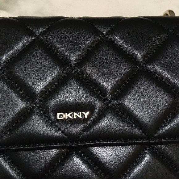 NWT DKNY Lara Large Lamb Skin Quilted Flap Bag Black - Picture 4 of 10